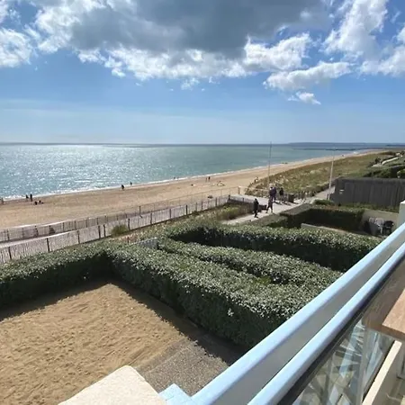 Sur La Plage De Bonne Source Les Pieds Dans L'Eau Pornichet Exterior foto