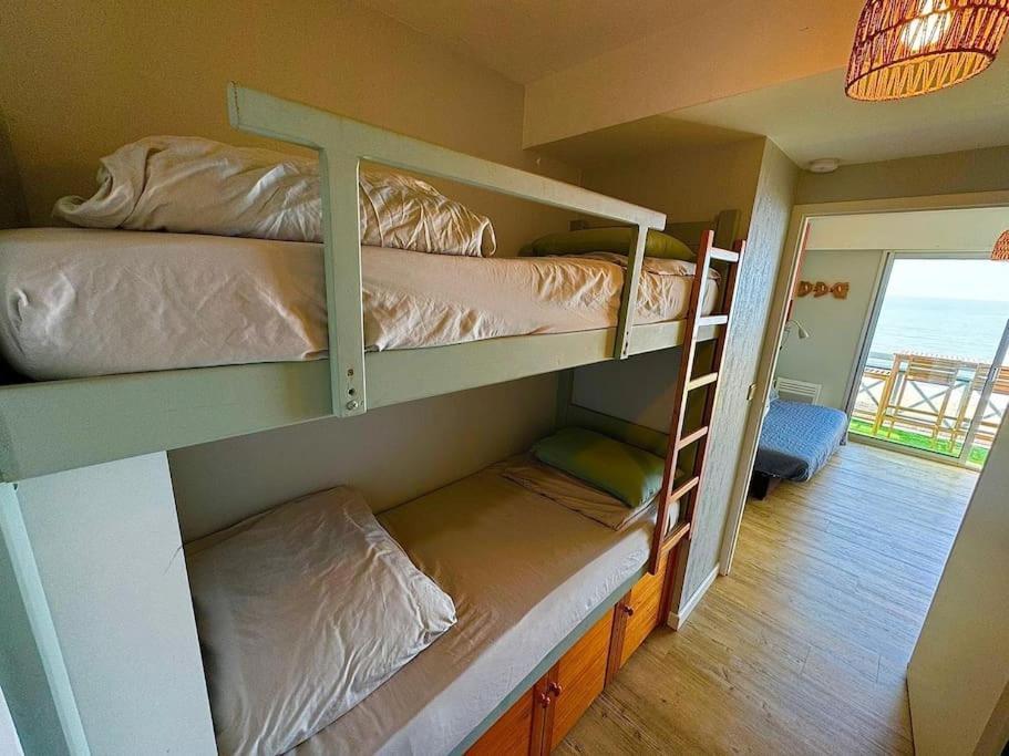 Sur La De Bonne Source Les Pieds Dans L'eau Apartment